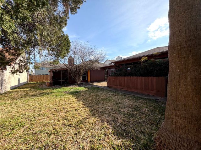 10807 Sashay Drive, Houston, TX 77099