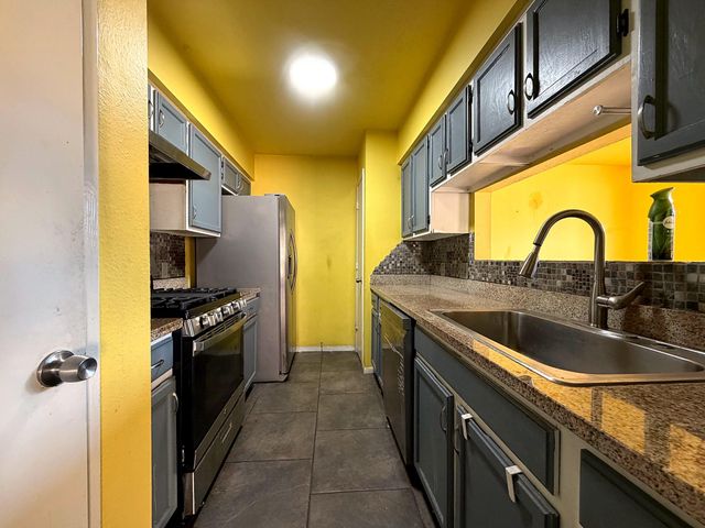 10807 Sashay Drive, Houston, TX 77099