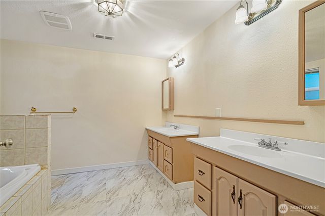 22819 126th Place SE, Kent, WA 98031