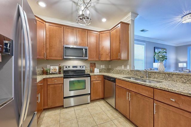 936 Perry Street, 204, Columbus, OH 43215