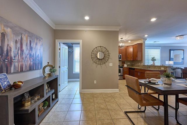 936 Perry Street, 204, Columbus, OH 43215