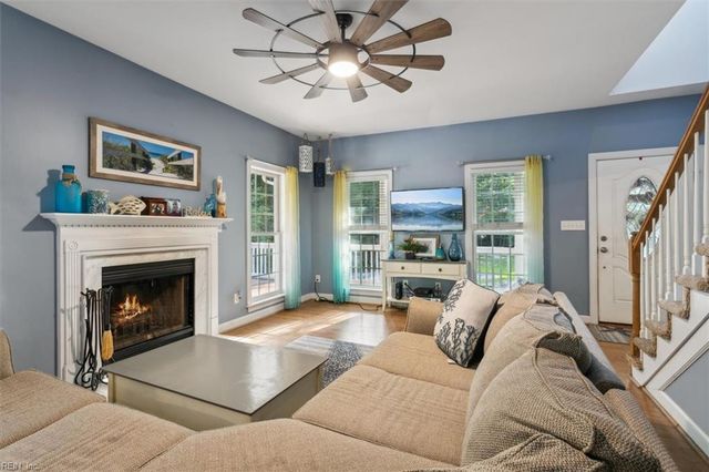 8194 Manor DR, Gloucester, VA 23061