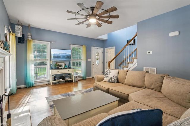 8194 Manor DR, Gloucester, VA 23061