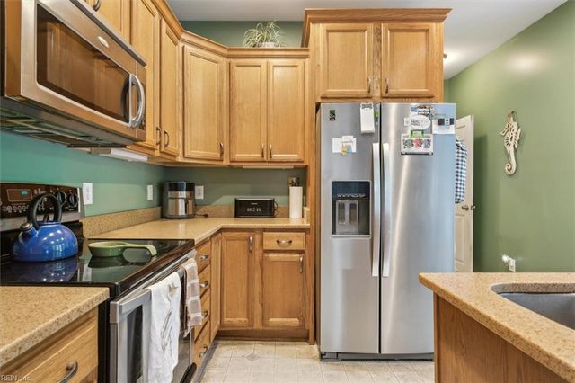 8194 Manor DR, Gloucester, VA 23061