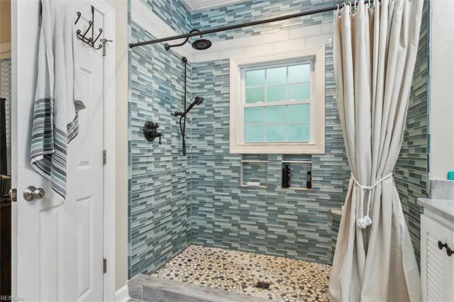 8194 Manor DR, Gloucester, VA 23061