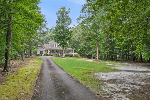 8194 Manor DR, Gloucester, VA 23061