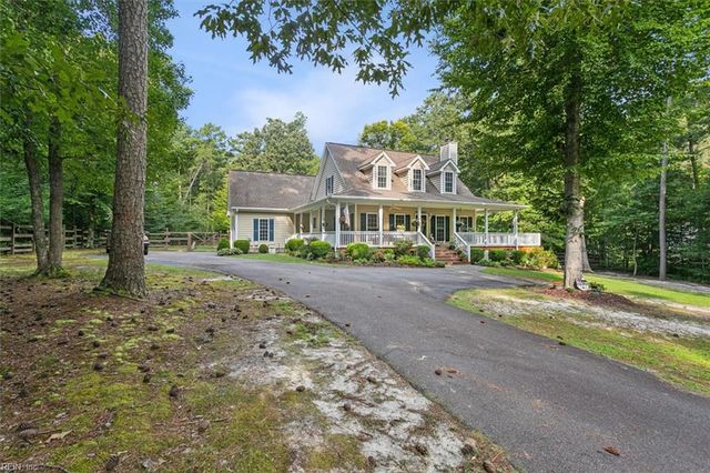 8194 Manor DR, Gloucester, VA 23061