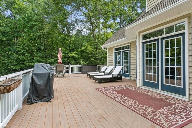 8194 Manor DR, Gloucester, VA 23061