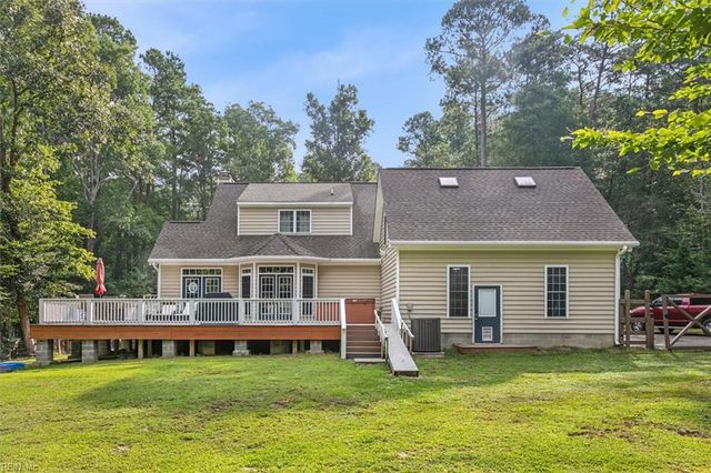 8194 Manor DR, Gloucester, VA 23061