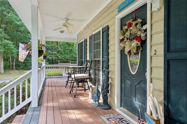 8194 Manor DR, Gloucester, VA 23061