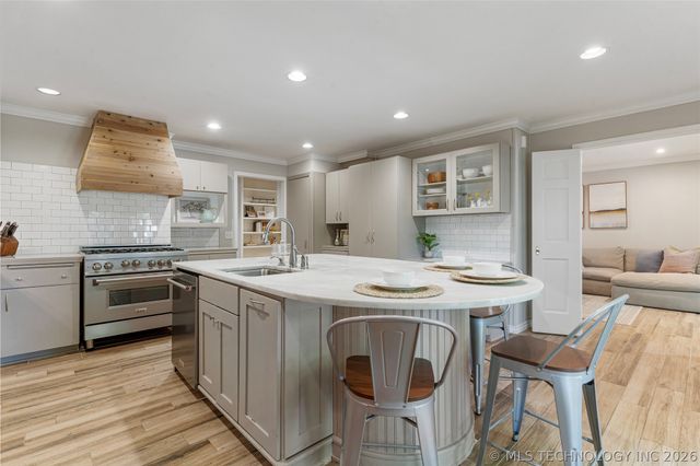 2521 S Birmingham Place, Tulsa, OK 74114