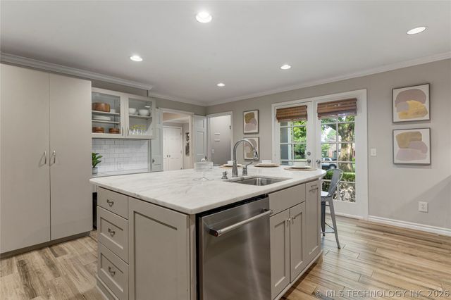 2521 S Birmingham Place, Tulsa, OK 74114