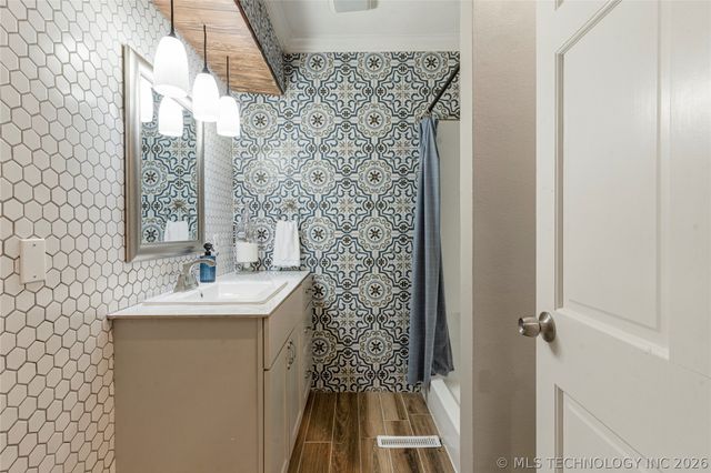 2521 S Birmingham Place, Tulsa, OK 74114