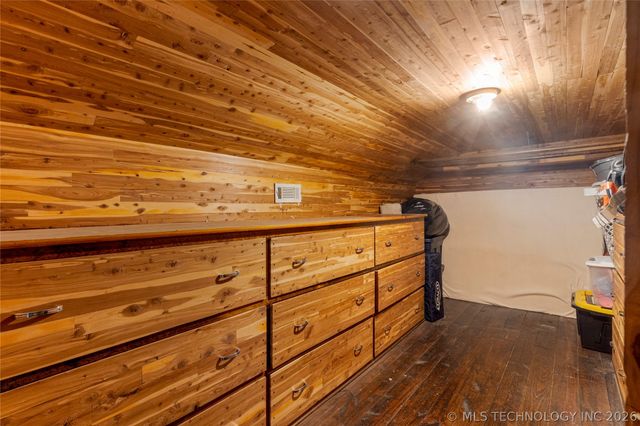 2521 S Birmingham Place, Tulsa, OK 74114