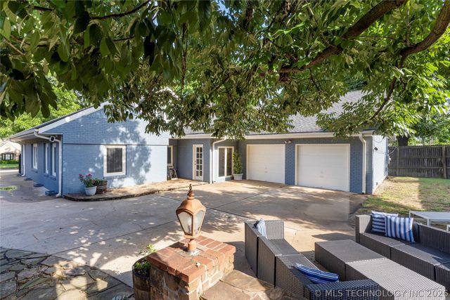 2521 S Birmingham Place, Tulsa, OK 74114