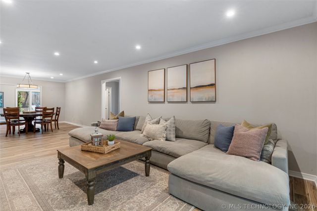 2521 S Birmingham Place, Tulsa, OK 74114