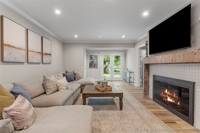 2521 S Birmingham Place, Tulsa, OK 74114