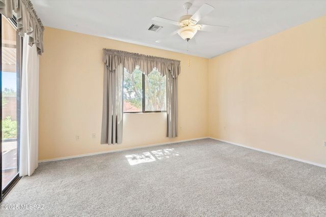 939 W Ashworth Road, Green Valley, AZ 85614