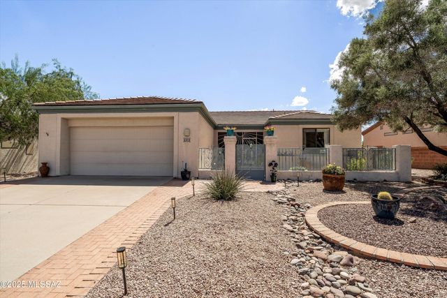 939 W Ashworth Road, Green Valley, AZ 85614