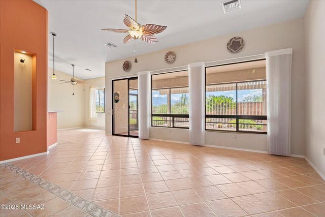 939 W Ashworth Road, Green Valley, AZ 85614