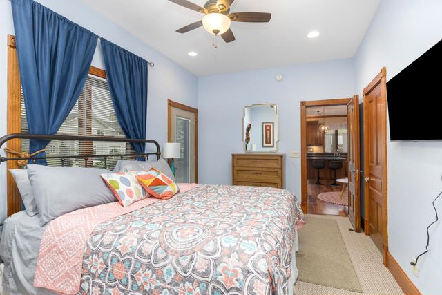 11 E Chestnut Street 1, Douglas, MI 49406