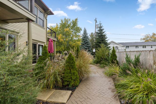 11 E Chestnut Street 1, Douglas, MI 49406