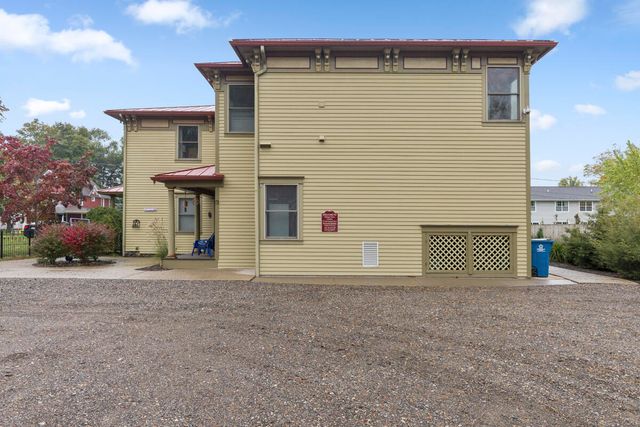 11 E Chestnut Street 1, Douglas, MI 49406