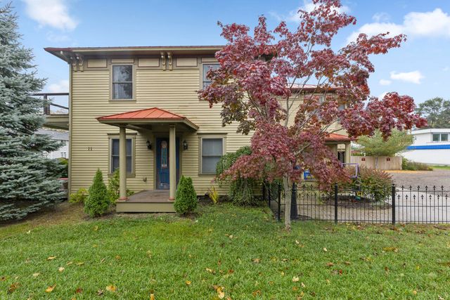 11 E Chestnut Street 1, Douglas, MI 49406