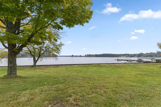 11 E Chestnut Street 1, Douglas, MI 49406