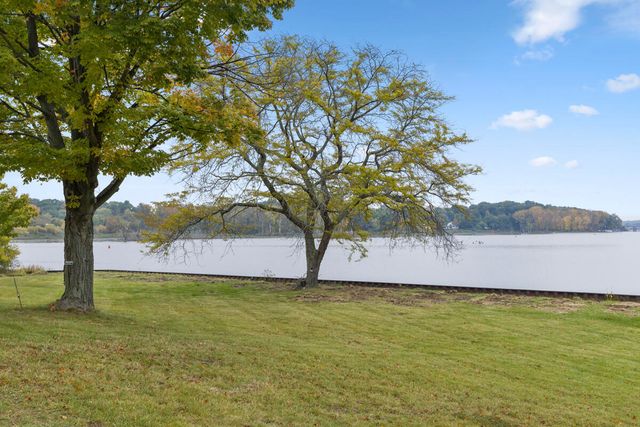 11 E Chestnut Street 1, Douglas, MI 49406