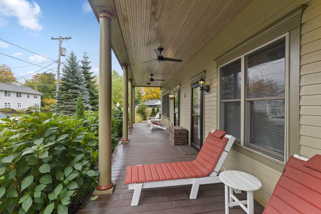 11 E Chestnut Street 1, Douglas, MI 49406