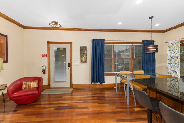 11 E Chestnut Street 1, Douglas, MI 49406