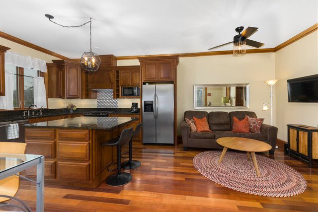 11 E Chestnut Street 1, Douglas, MI 49406