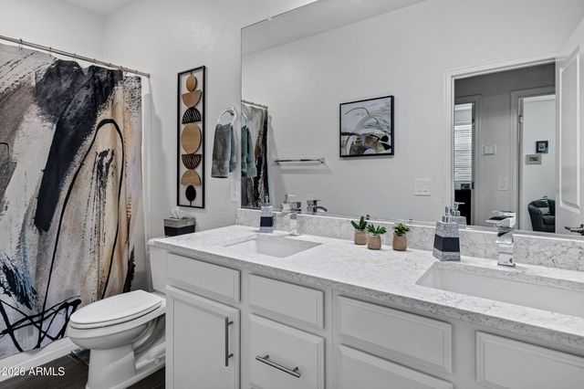 1825 E HAMPTON Lane 106, Gilbert, AZ 85295