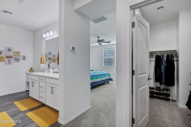 1825 E HAMPTON Lane 106, Gilbert, AZ 85295