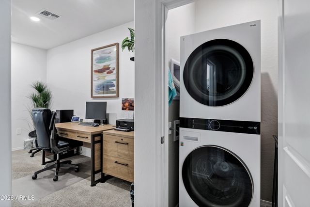 1825 E HAMPTON Lane 106, Gilbert, AZ 85295