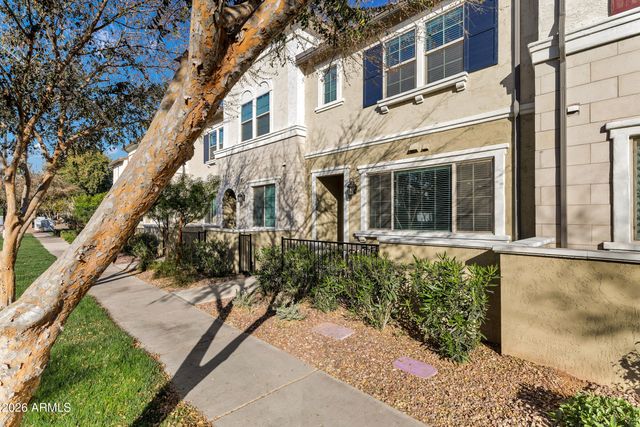 1825 E HAMPTON Lane 106, Gilbert, AZ 85295