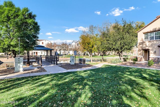 1825 E HAMPTON Lane 106, Gilbert, AZ 85295