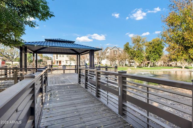 1825 E HAMPTON Lane 106, Gilbert, AZ 85295