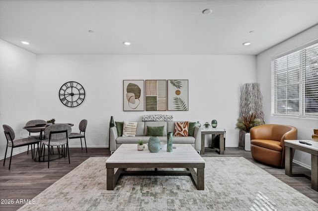 1825 E HAMPTON Lane 106, Gilbert, AZ 85295