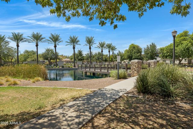 1825 E HAMPTON Lane 106, Gilbert, AZ 85295