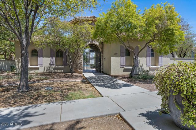 1825 E HAMPTON Lane 106, Gilbert, AZ 85295