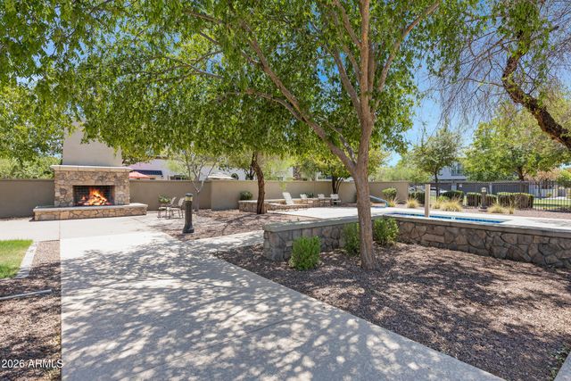 1825 E HAMPTON Lane 106, Gilbert, AZ 85295