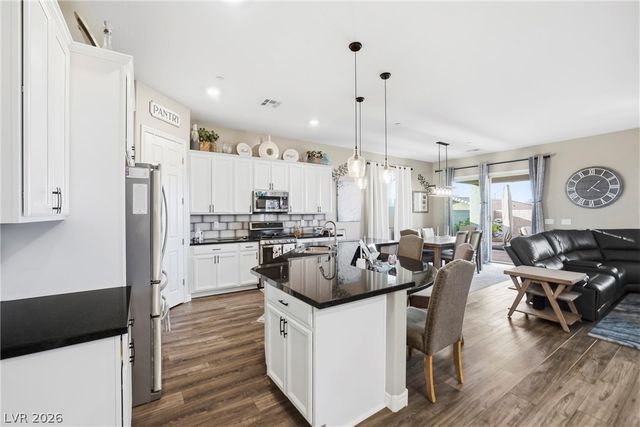 506 Pebble Run Avenue, Henderson, NV 89011