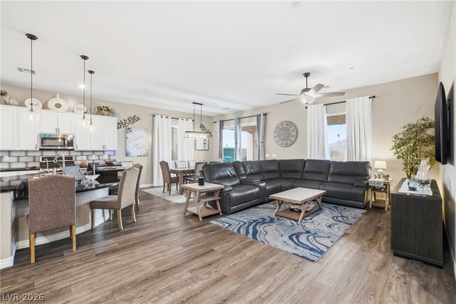 506 Pebble Run Avenue, Henderson, NV 89011