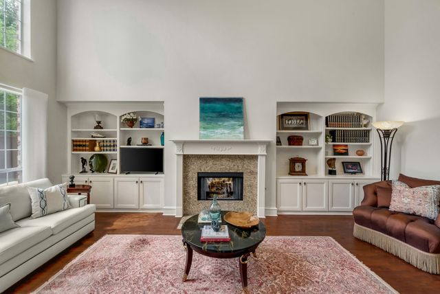 5930 Belmont Avenue, Dallas, TX 75206