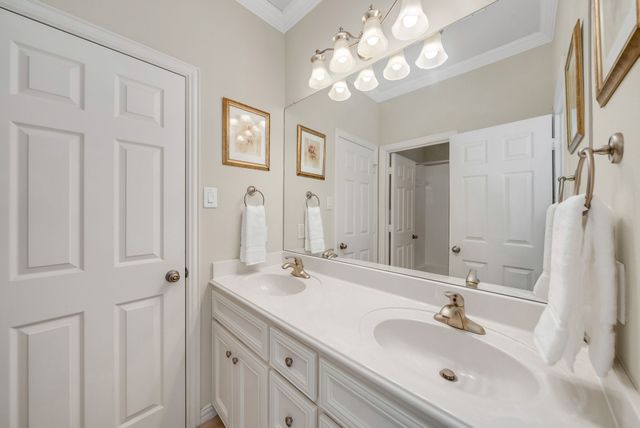 5930 Belmont Avenue, Dallas, TX 75206