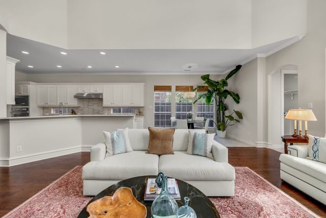 5930 Belmont Avenue, Dallas, TX 75206