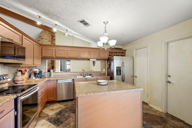 6503 Fallengate Drive, Spring, TX 77373
