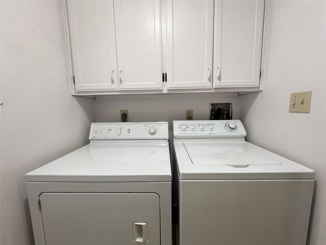 1140 Cherry Hills Drive A, Newton, IA 50208